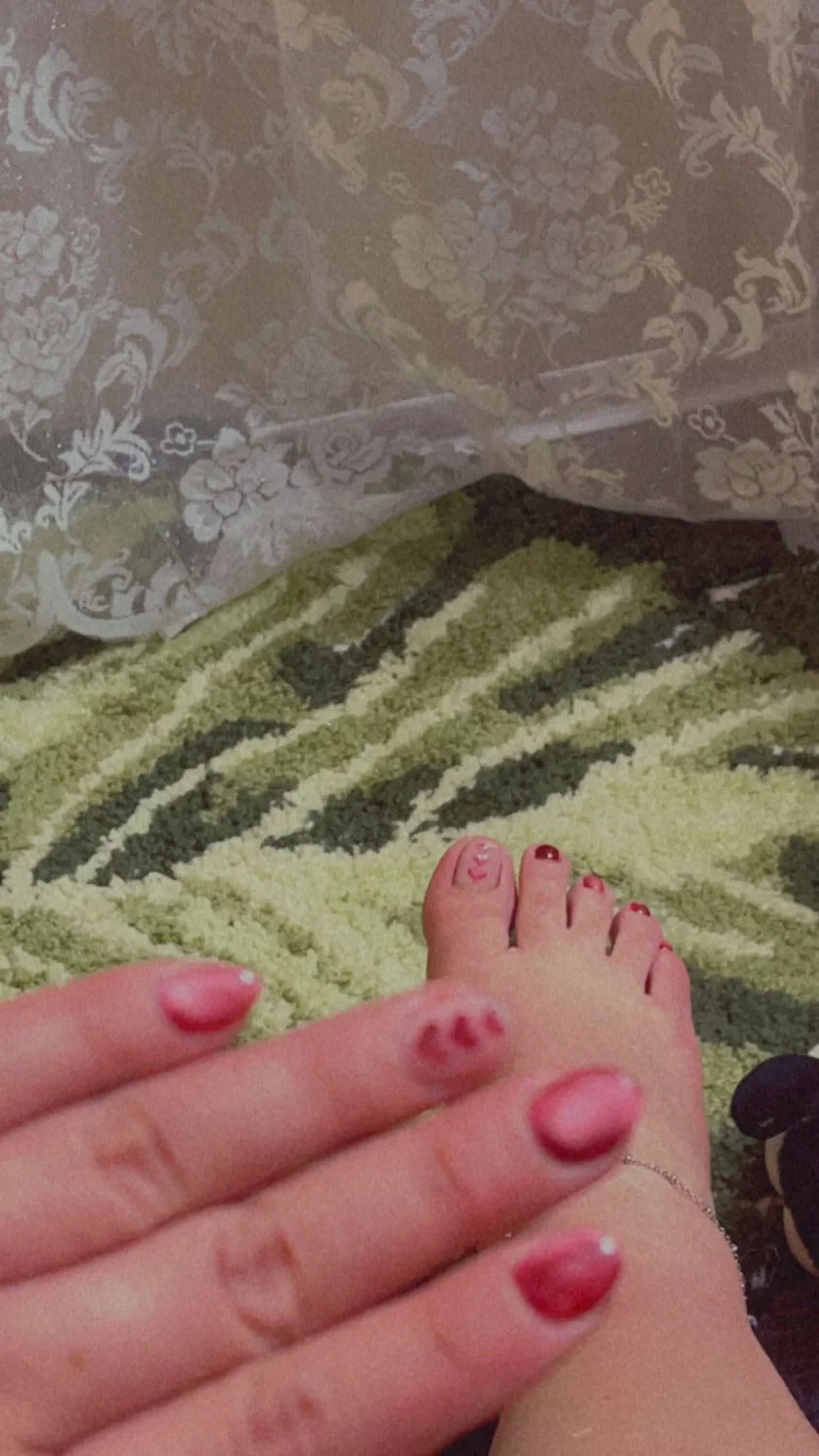 Happy Valentines Day <3 - Latina toes main image