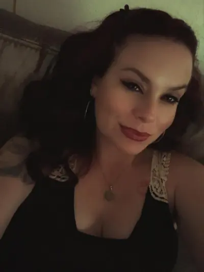 Amanda From Fresno CA shakes her booty cover image