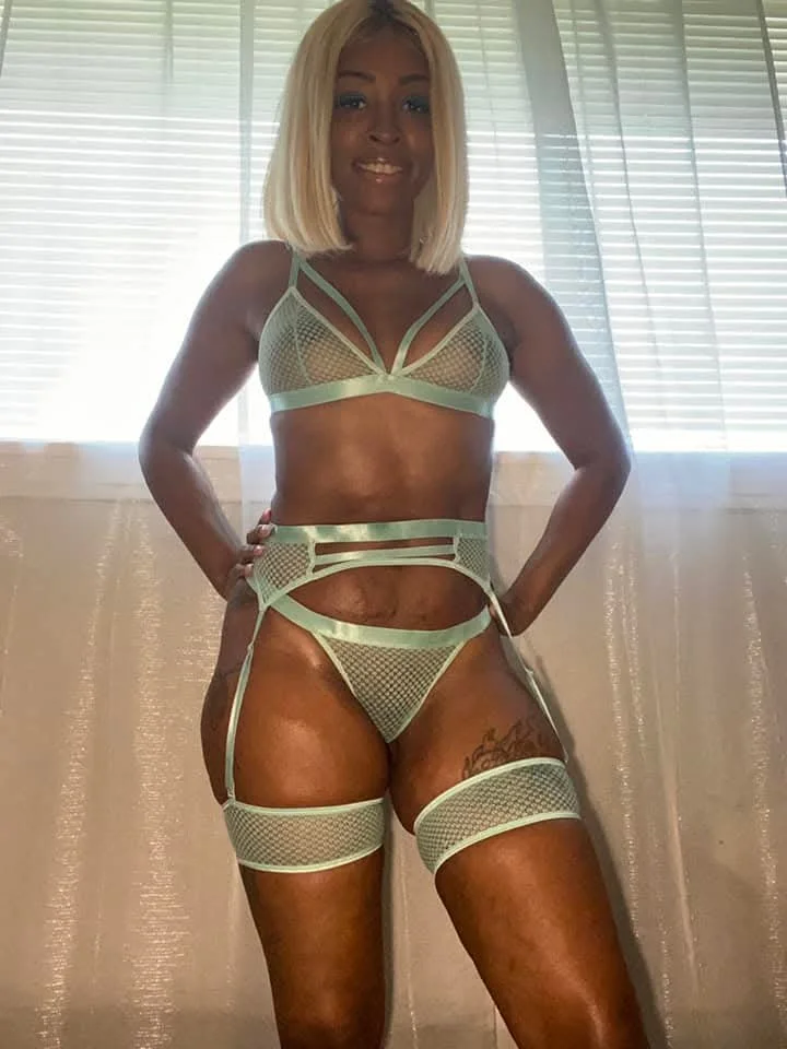 Stacy Bizzell 👅🍑 image 6