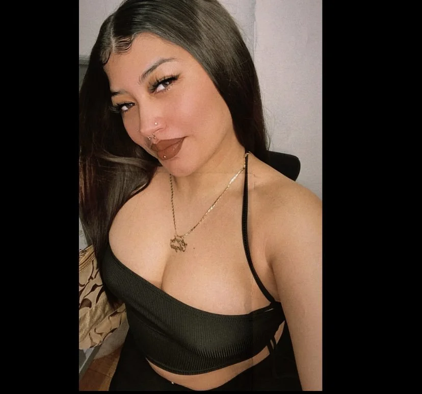 pretty ass latina with that dsl piercing image 2
