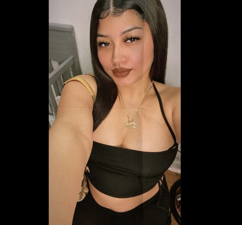 pretty ass latina with that dsl piercing image 3