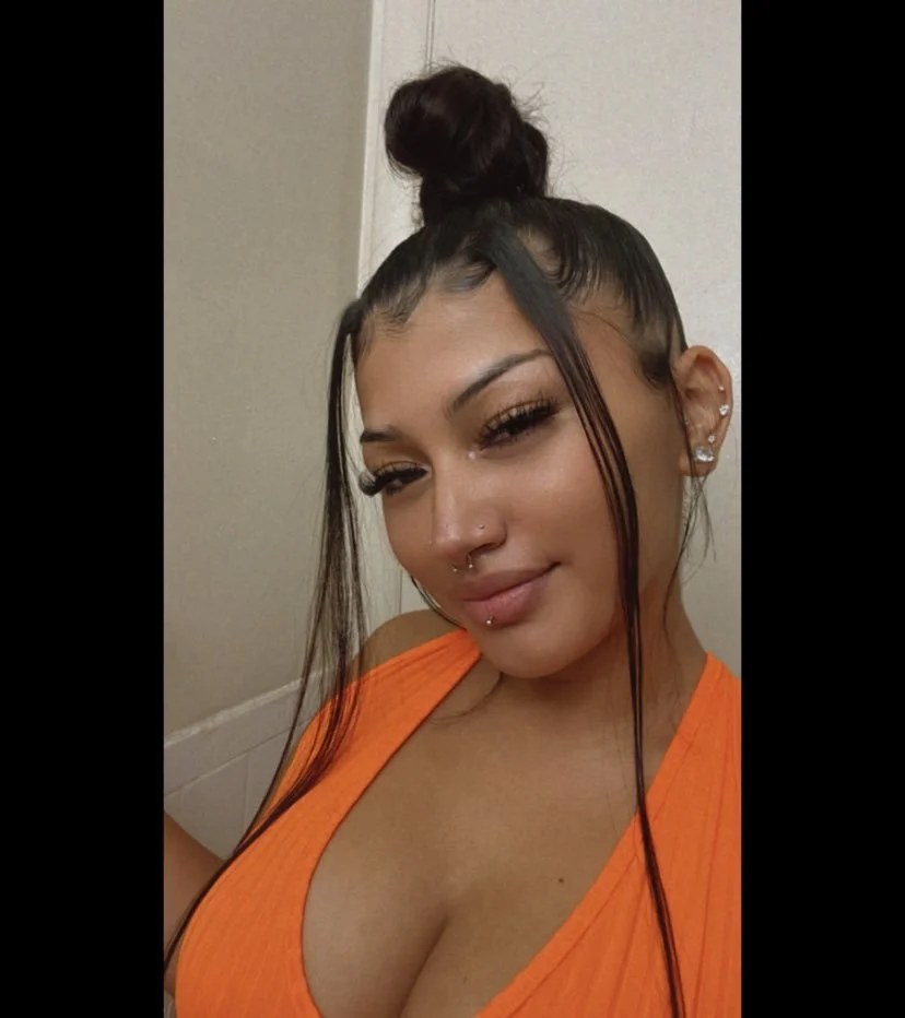 pretty ass latina with that dsl piercing image 4