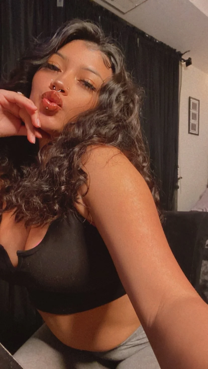 pretty ass latina with that dsl piercing image 6