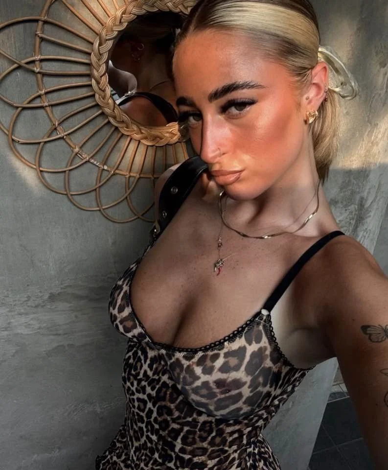 Australian slut Bella lost in IRL game image 14