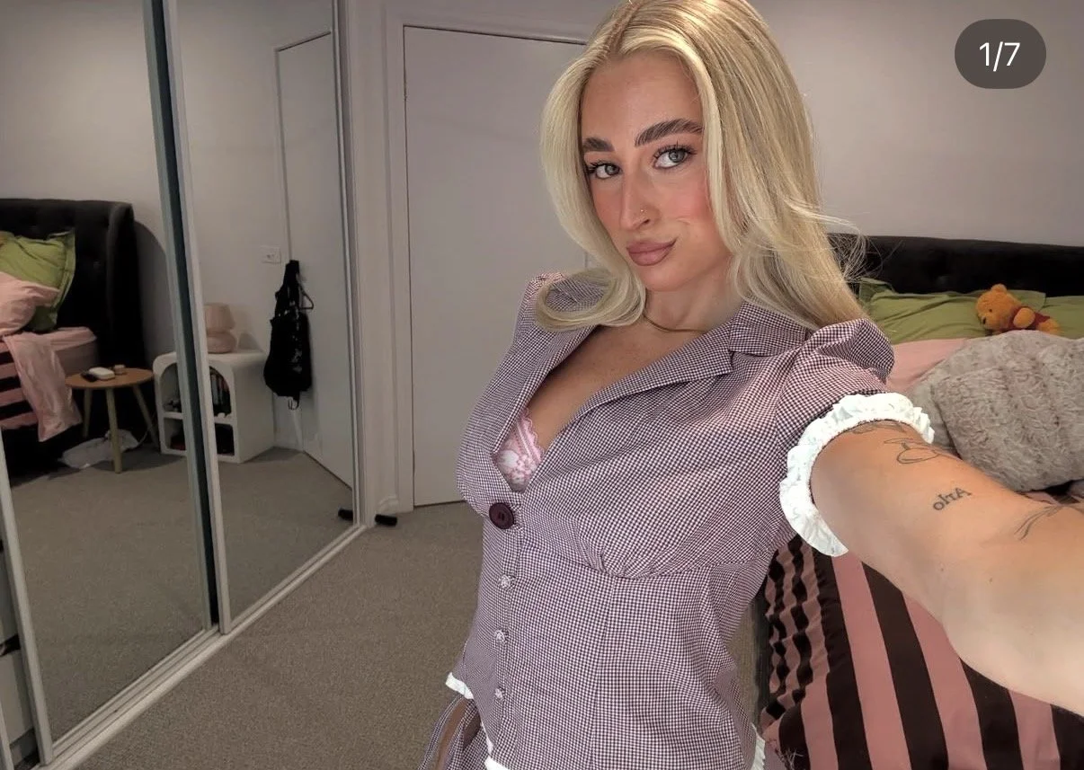 Australian slut Bella lost in IRL game image 17