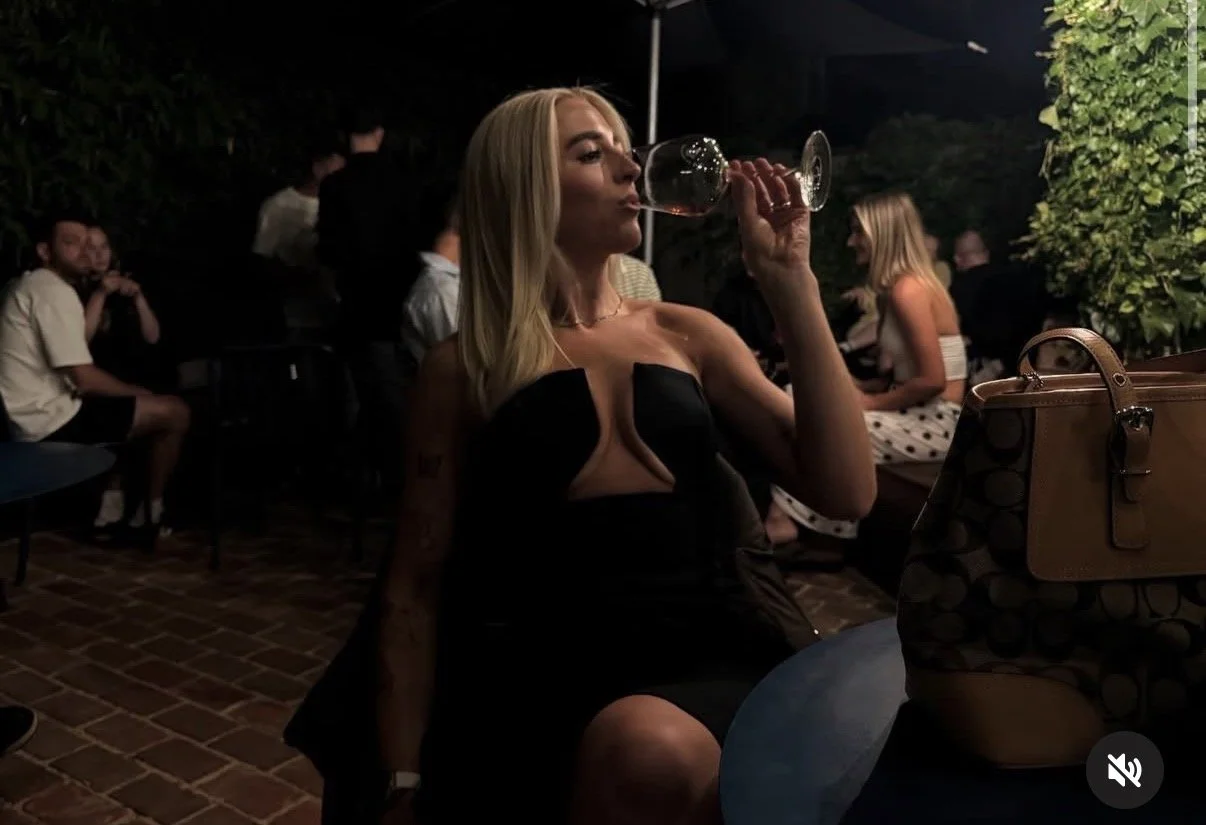Australian slut Bella lost in IRL game image 4