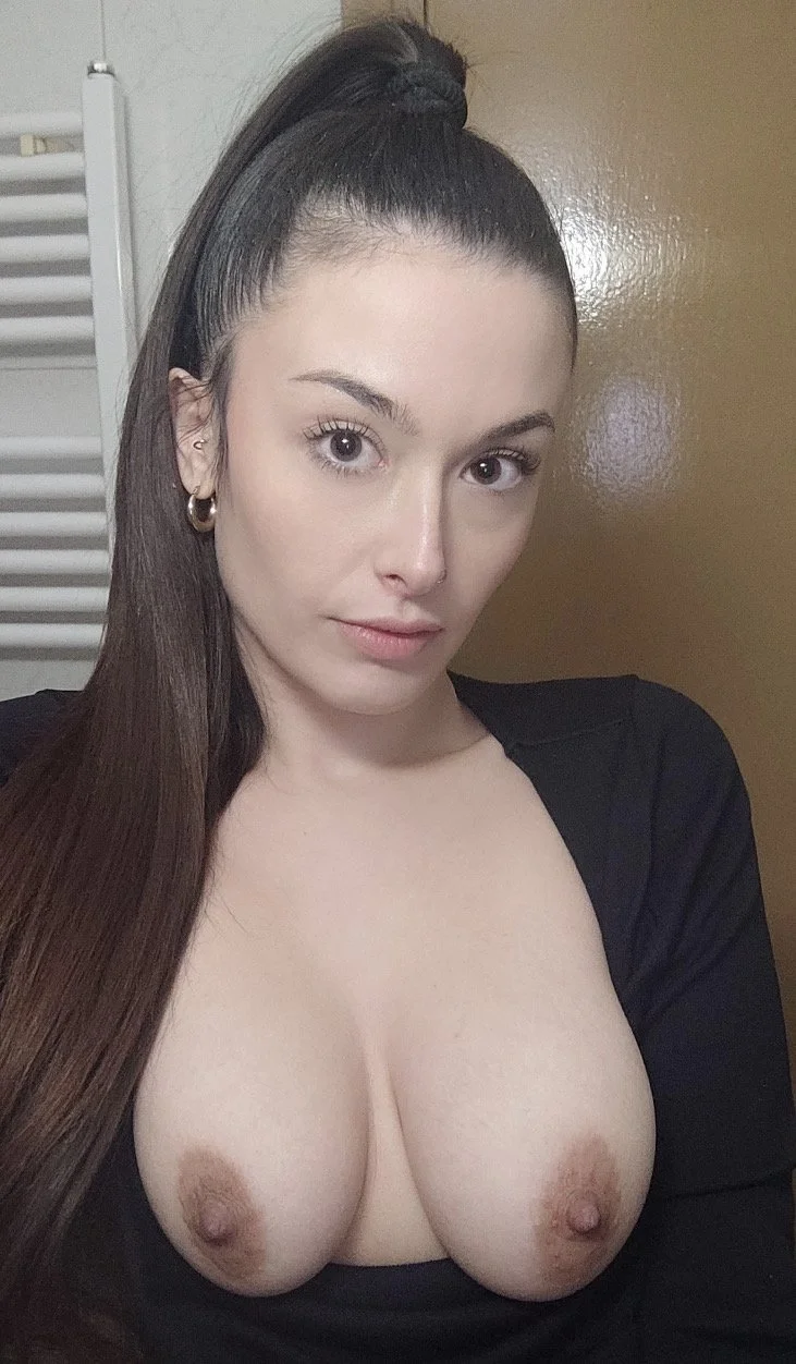 Cum Desperate Slut Alyss image 10