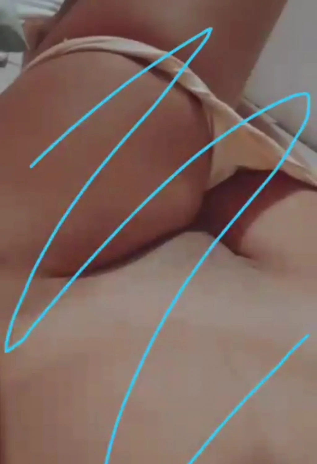 Clarinha crente magra safadinha e casada mandando nudes image 6