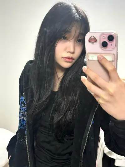 korean 지인 합성 교환하실분 dm.시그널 ㄱㄱ cover image