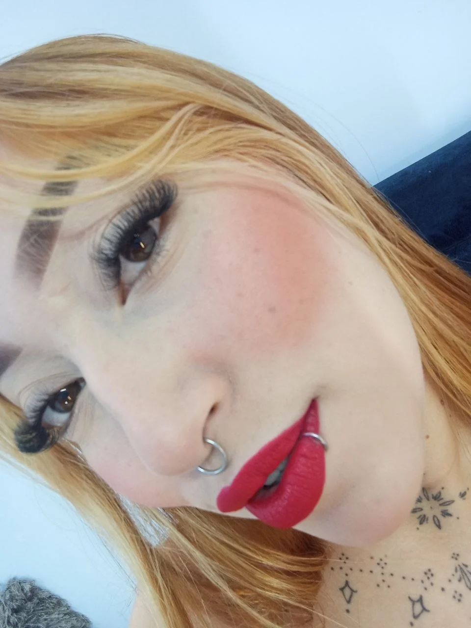 I'm sure your hands could do wonders with my body, would you like to try?😏😋 image 2