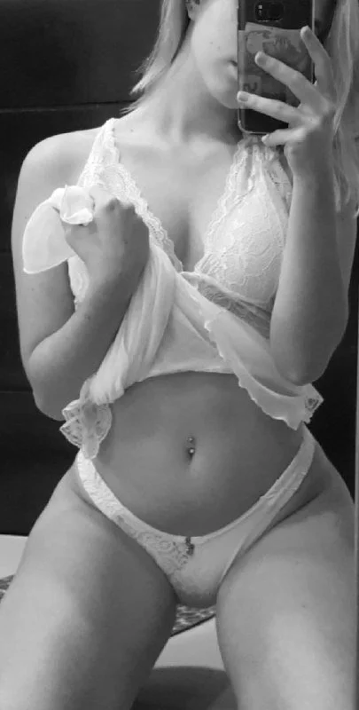 Loira novinha gostosa safada teve os nudes vazados aqui no erome por inscrito image 4