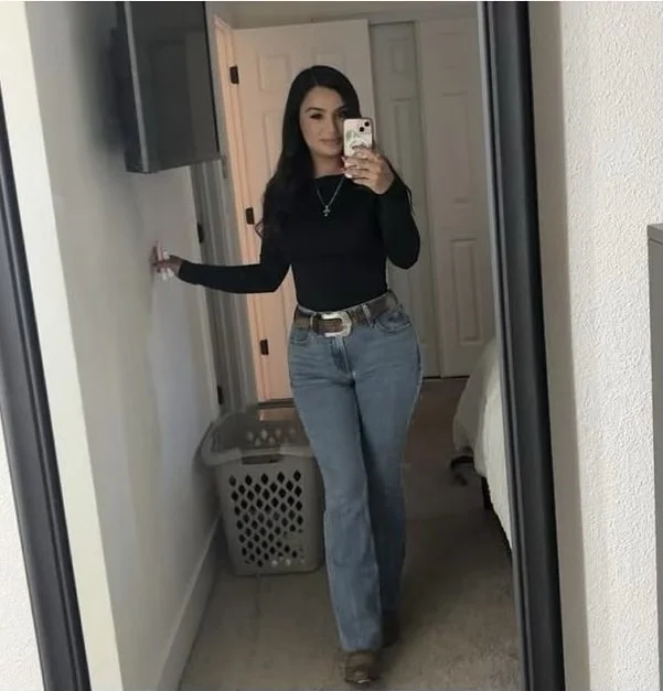 Latina baddie image 18