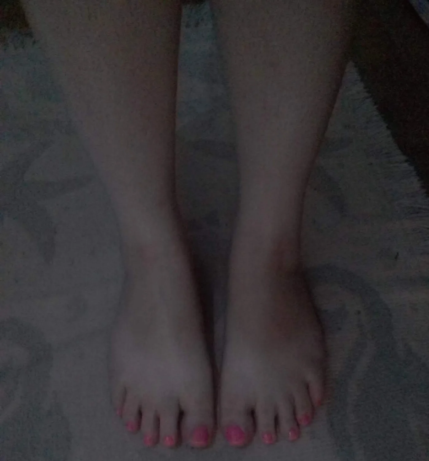 Feet main image