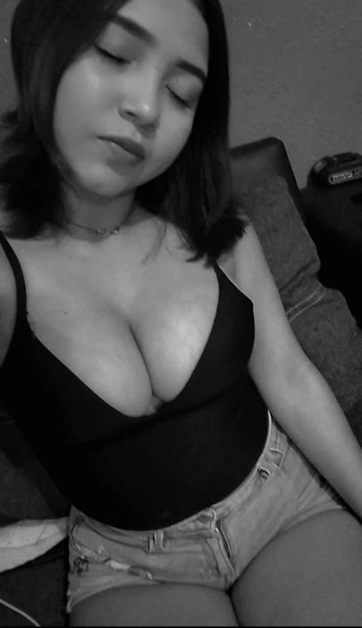 Novinha safada vazou exibindo o rabão enorme hoje erome videos novos vazados melhores videos br image 2