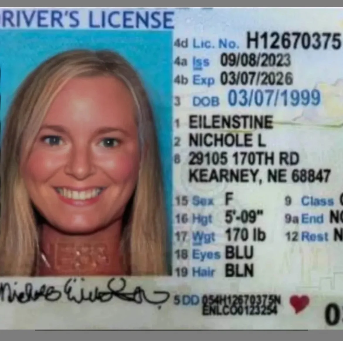 Nicole image 6