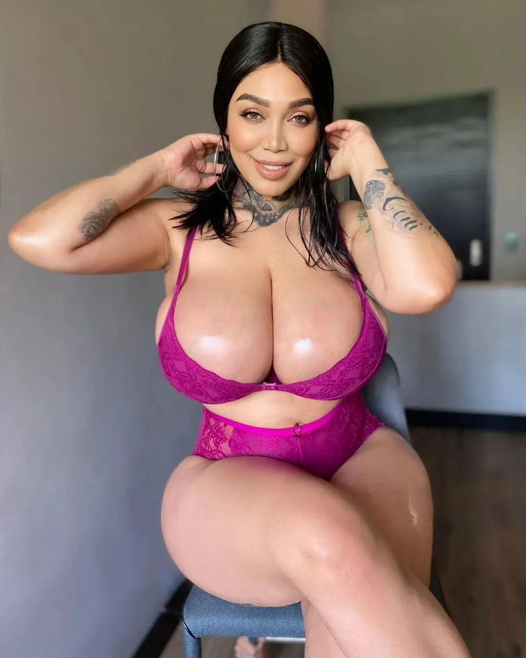 Colombiana tetona levanta pija con esas hermosas tetas image 4