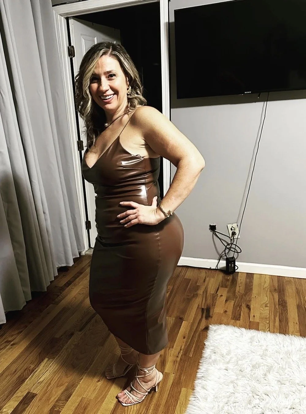 Viral Pizza Lady PAWG MILF. Connie Cakez image 12