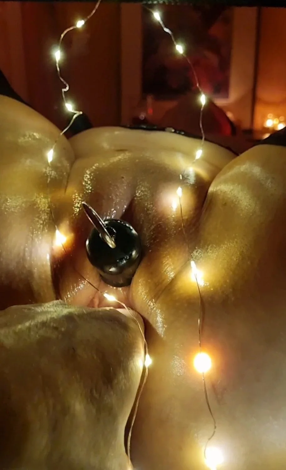 Pussy in LED main image