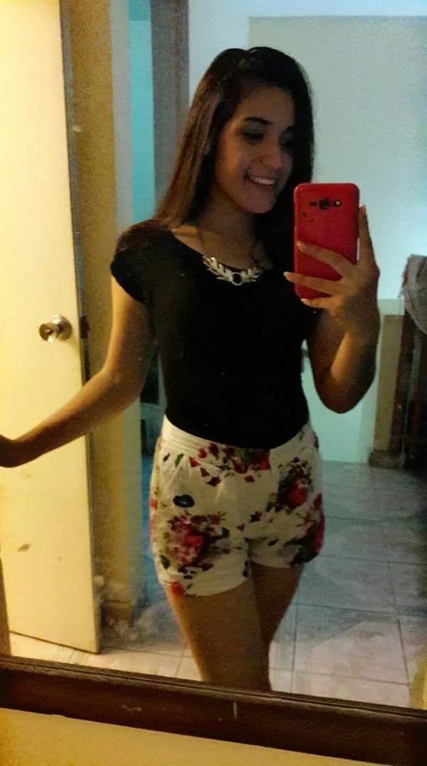 Exponiendo a colegiala mexicana tetona image 14