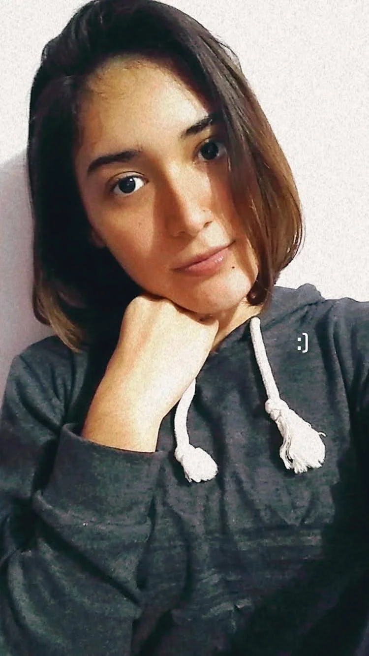 Exponiendo a colegiala mexicana tetona image 3