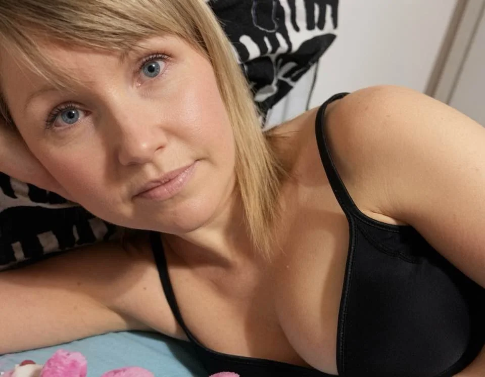 Sexy milf gets shown off to everyone image 11