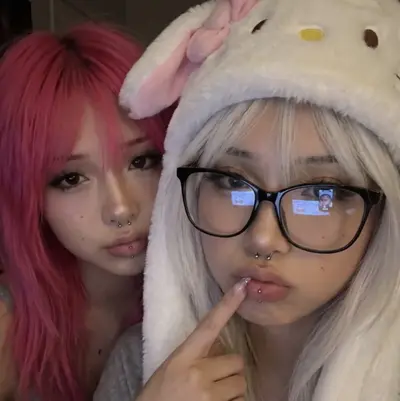 E-Girl Twins Love Each Other cover image