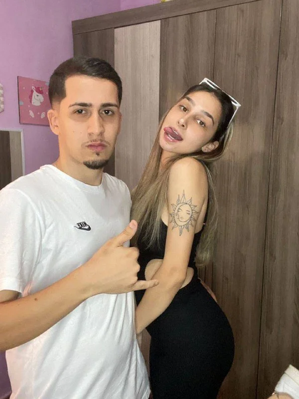 Loira novinha putinha gosta de levar pica e ainda geme gostoso! Safada foi vazada levando rola. image 4