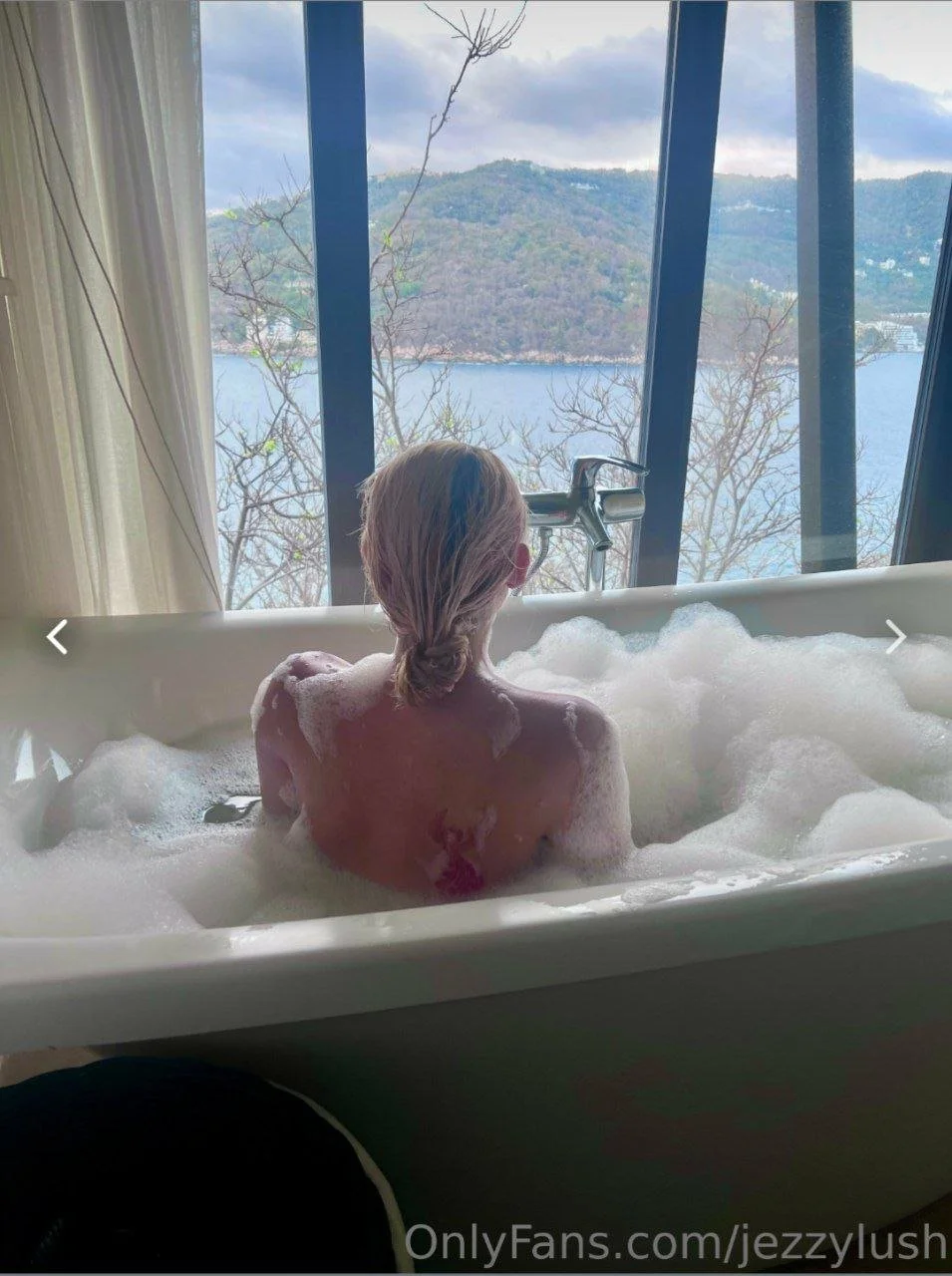 Jessica Ángeles la actriz de doblaje más puta onlyfans image 6