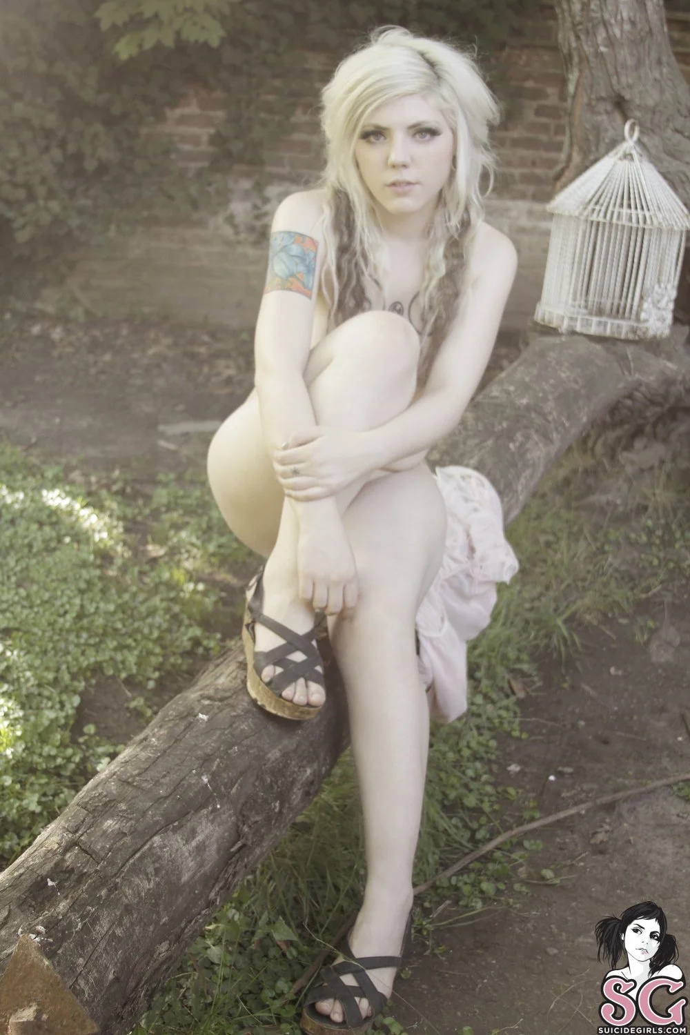 Lawita suicide image 20
