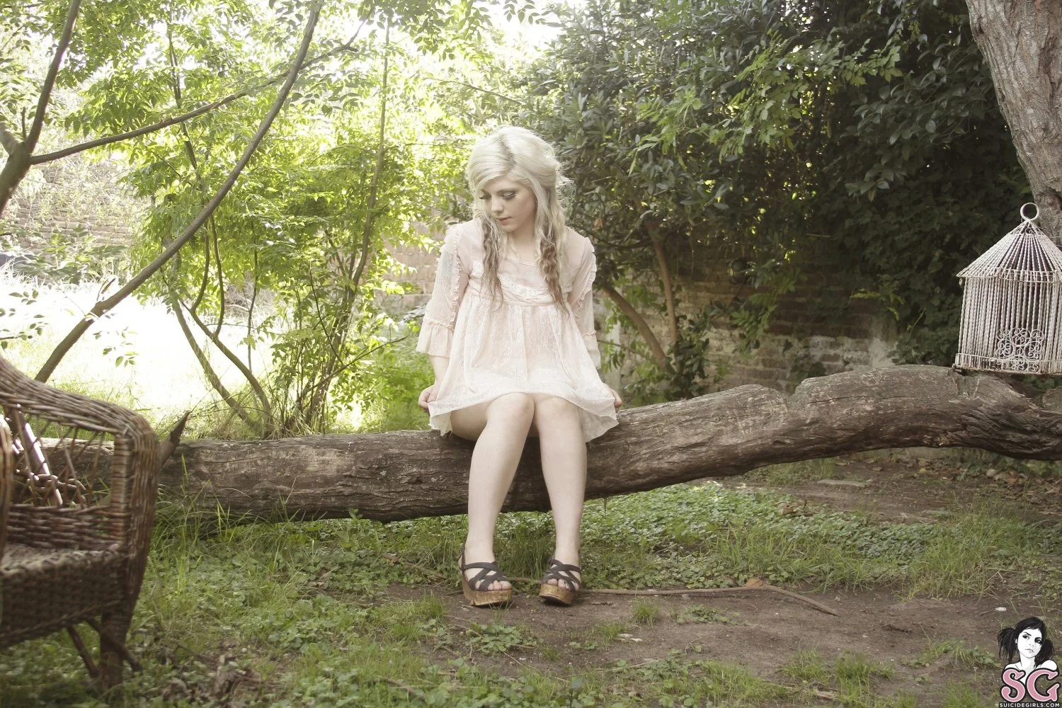 Lawita suicide image 5