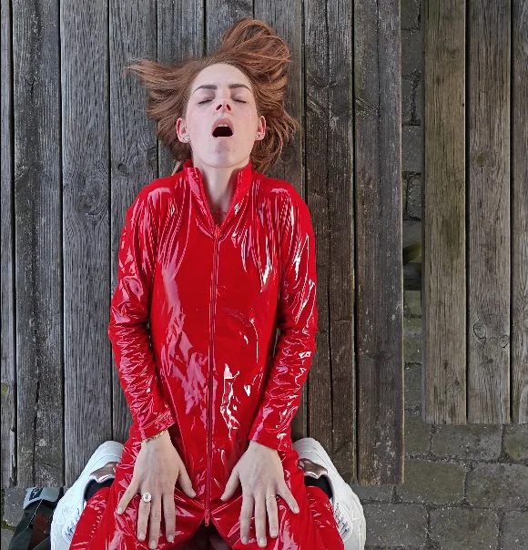 GF fucked in public again main image