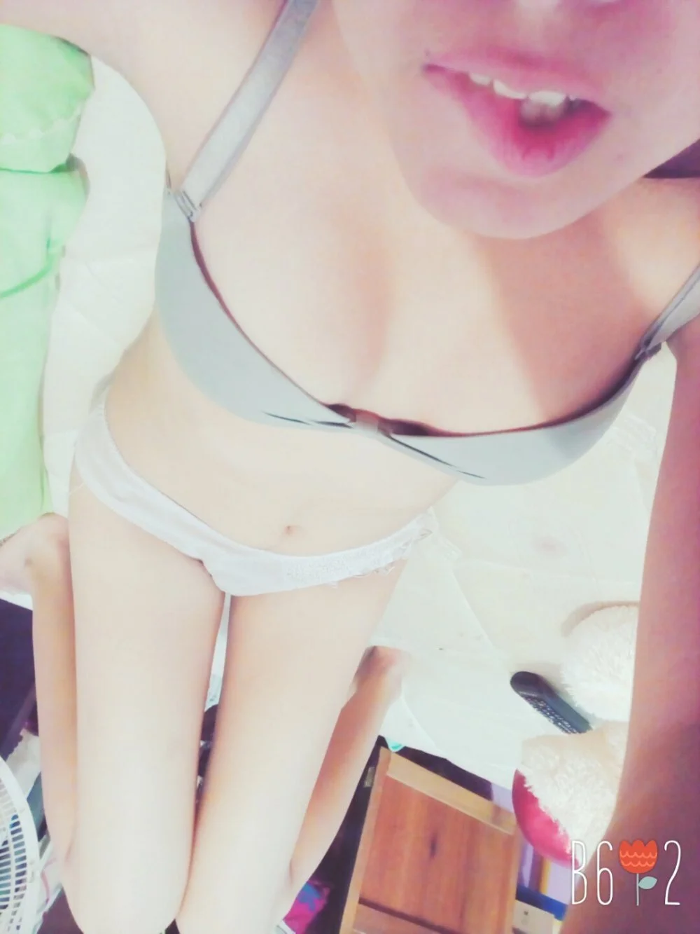 Colegiala Luisa Díaz. Sacando Selfies. De Panocha 🤤 velluda y medianas 😋 Tetas image 9