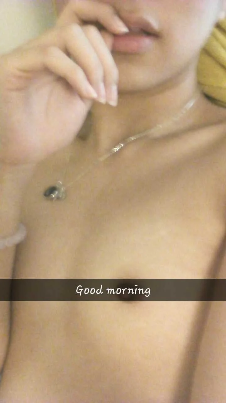 Korean ABG sending sexy Snapchat selfie image 6