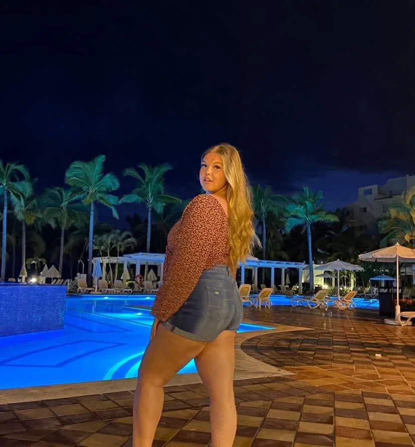 Huge tit perfect body Pueblo,CO girl dm for info and exchange image 2