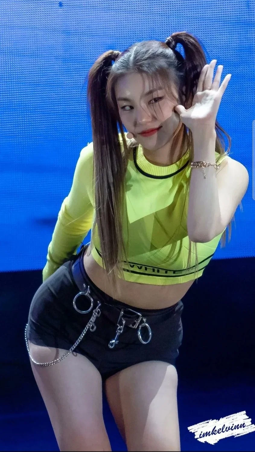 Random Idol (Kpop) Pictures 66 image 18