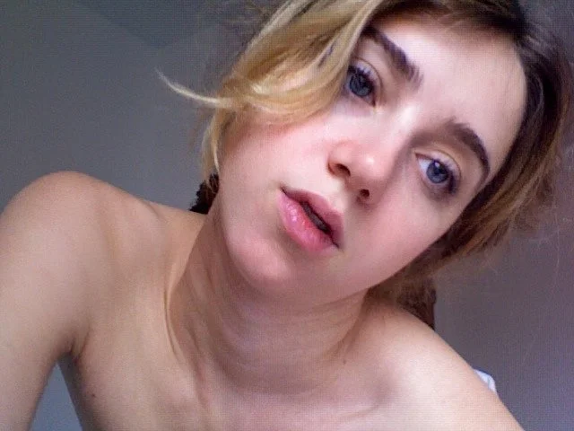 _zoe kazan_ image 14