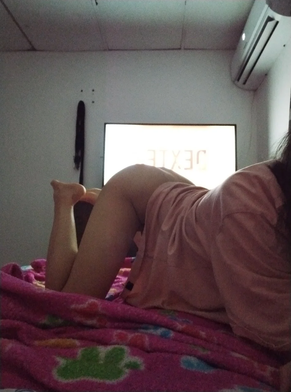 Do you think you can watch Netflix with me like this? image 2