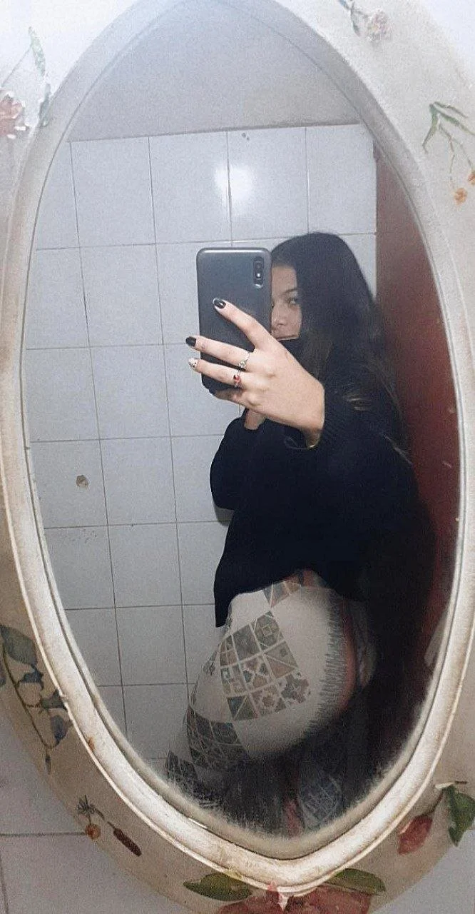 Pendeja argentina con tremendo orto image 3
