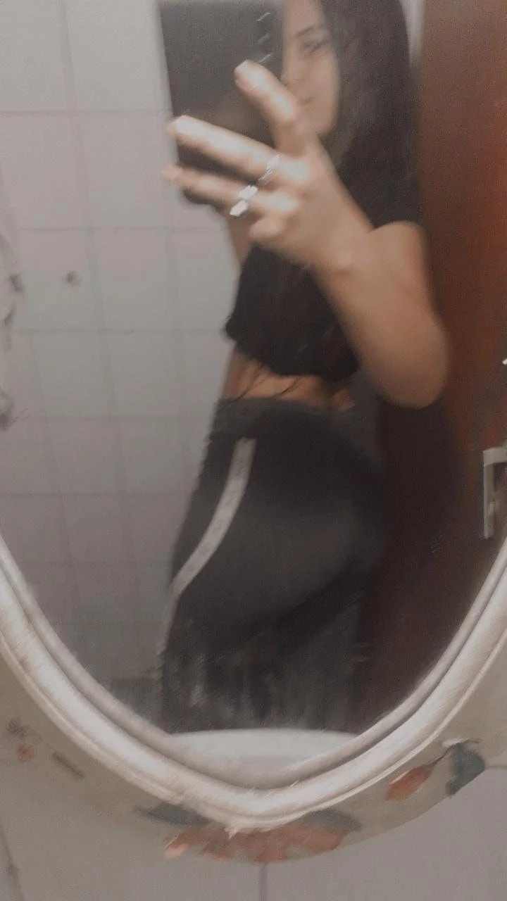 Pendeja argentina con tremendo orto image 5