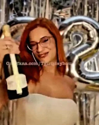 Brazilian Tgirl with red hair and Always Gmaaas image 5