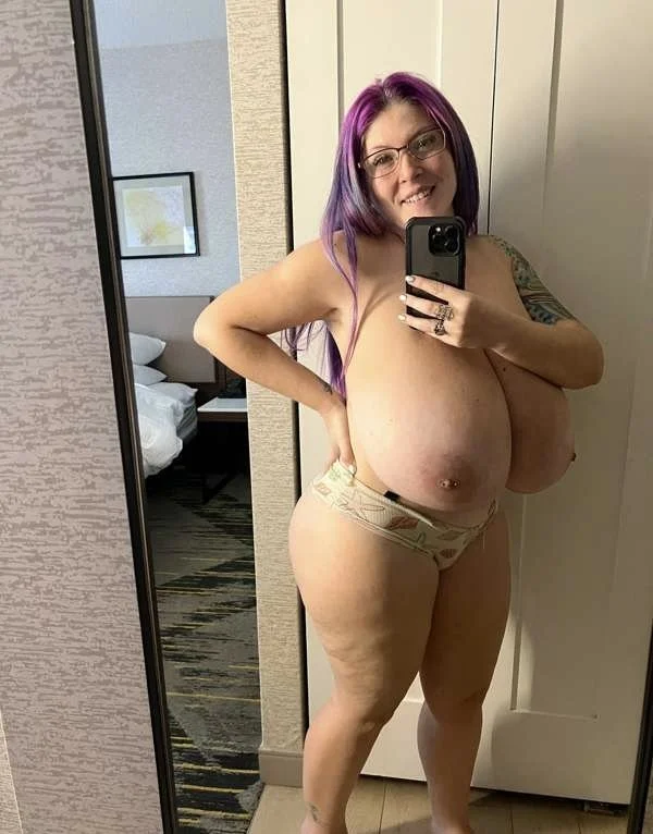 Massive Tits D3M0R4 image 4