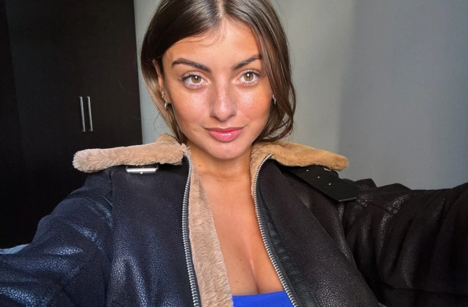 Petite busty babe #2 image 2