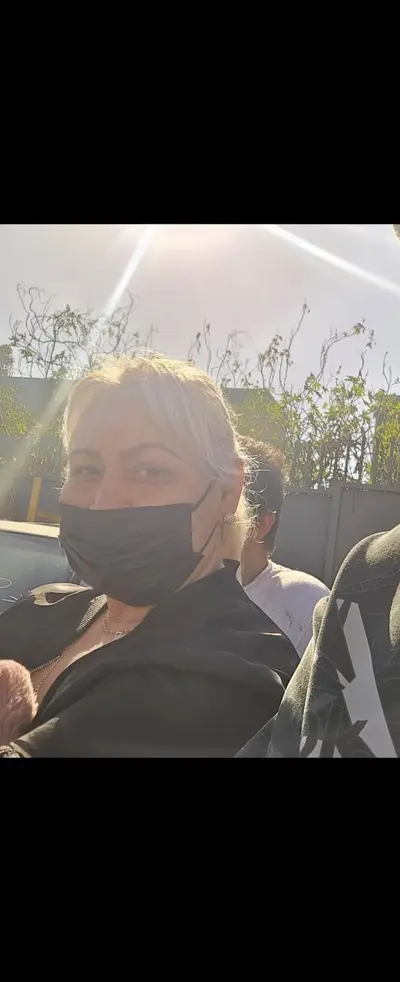 La wera de la 26 que vendia ramienta con su abuelo va a la subasta viertels en la vally blvd cover image