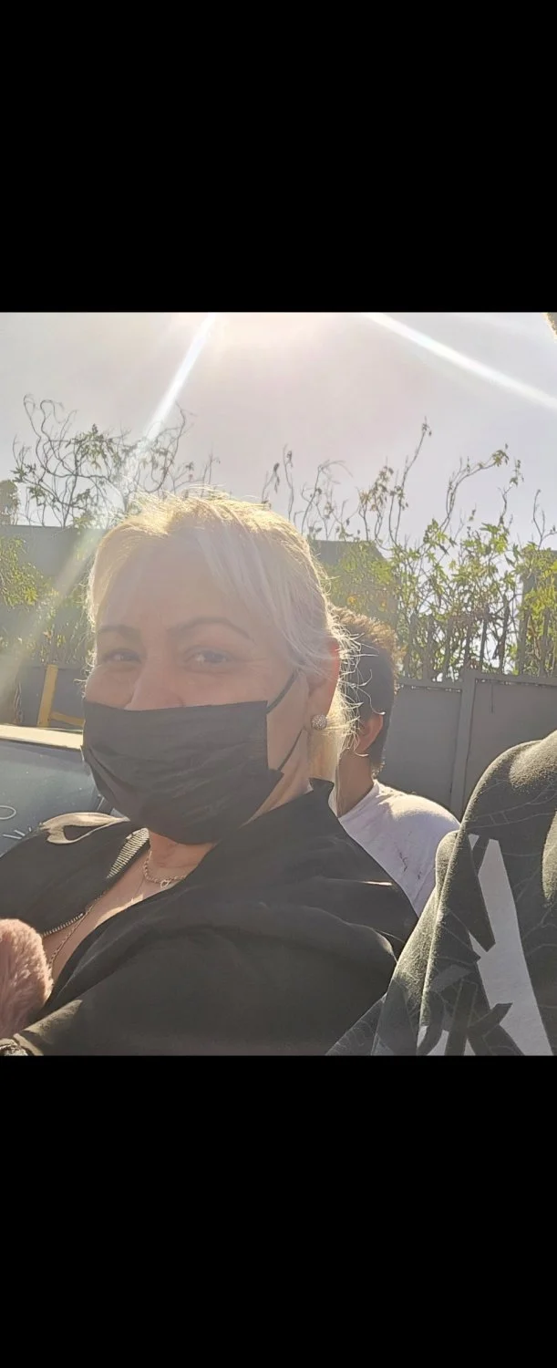 La wera de la 26 que vendia ramienta con su abuelo va a la subasta viertels en la vally blvd main image