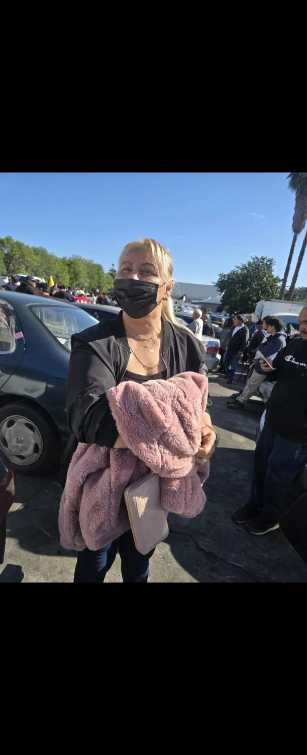 La wera de la 26 que vendia ramienta con su abuelo va a la subasta viertels en la vally blvd image 5