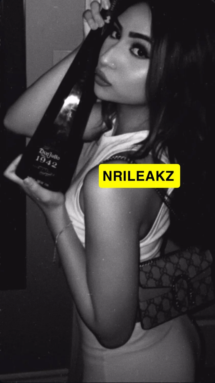 Sexy Indian NRI baddie leaked🤤 image 8