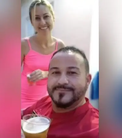 Mulher do corno vazou traindo ele com negão do pau grande cover image