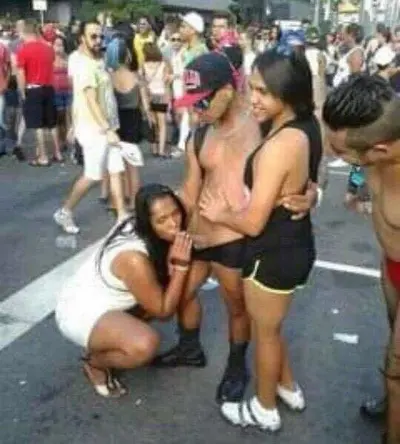 vocês ai curtindo o carnaval cover image