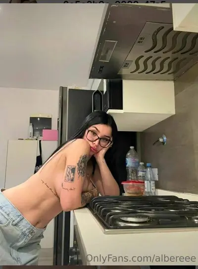 La mujer en la cocina, como debe ser cover image