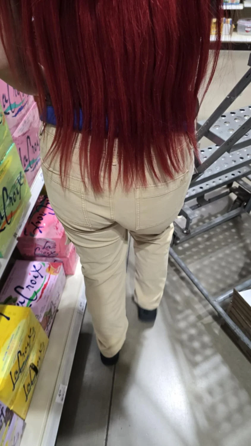 Showing my coworkers ass 🍑 image 5